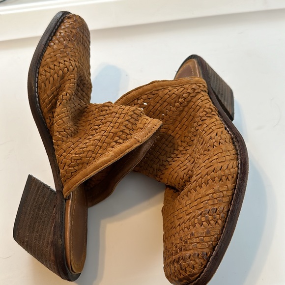 Jeffrey Campbell leather woven slip ons - Picture 4 of 7